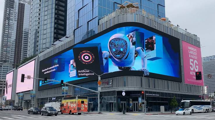 DOOH (Digital Out of Home) LED Display Solutions